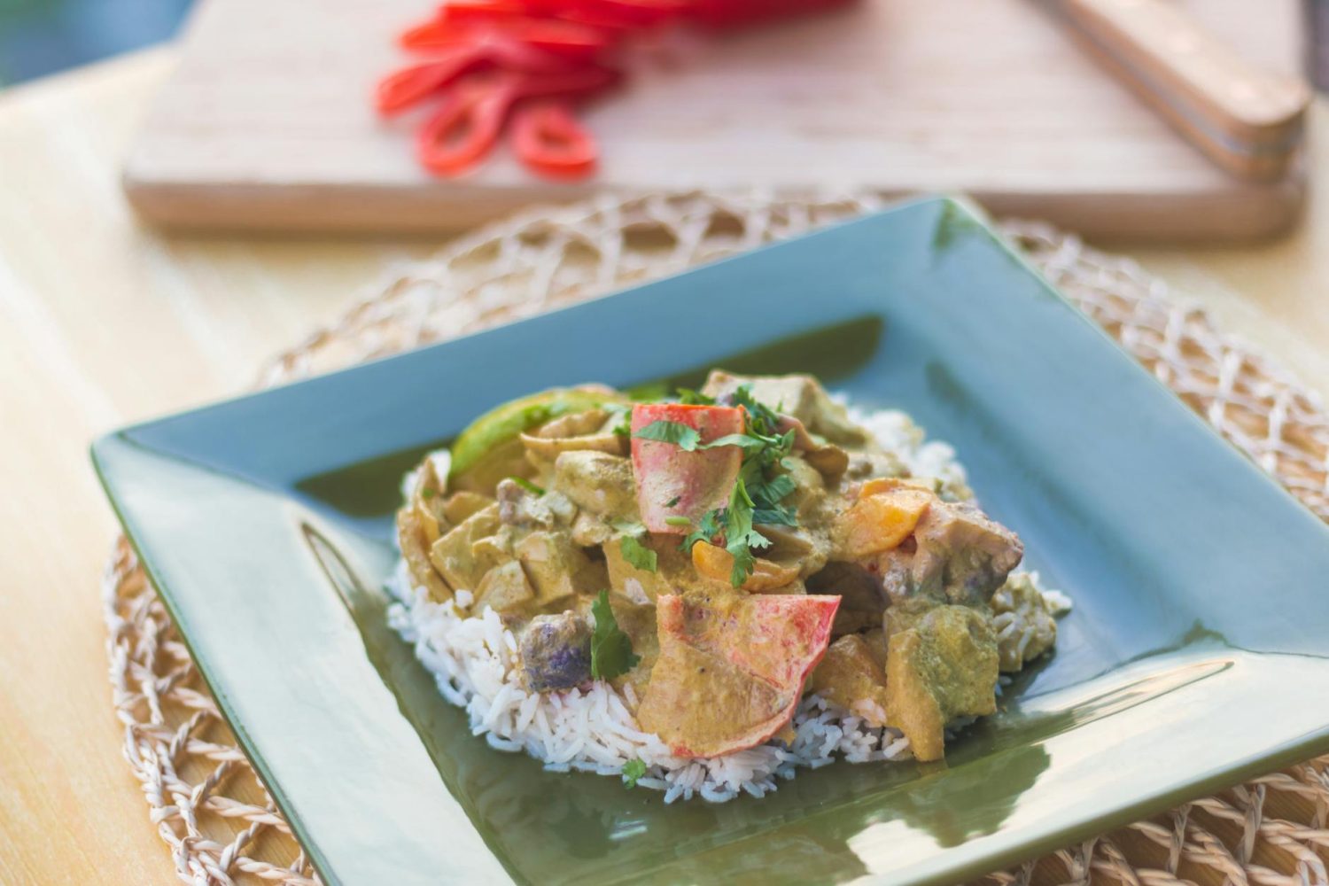 Comment faire une sauce curry maison au lait de coco ?