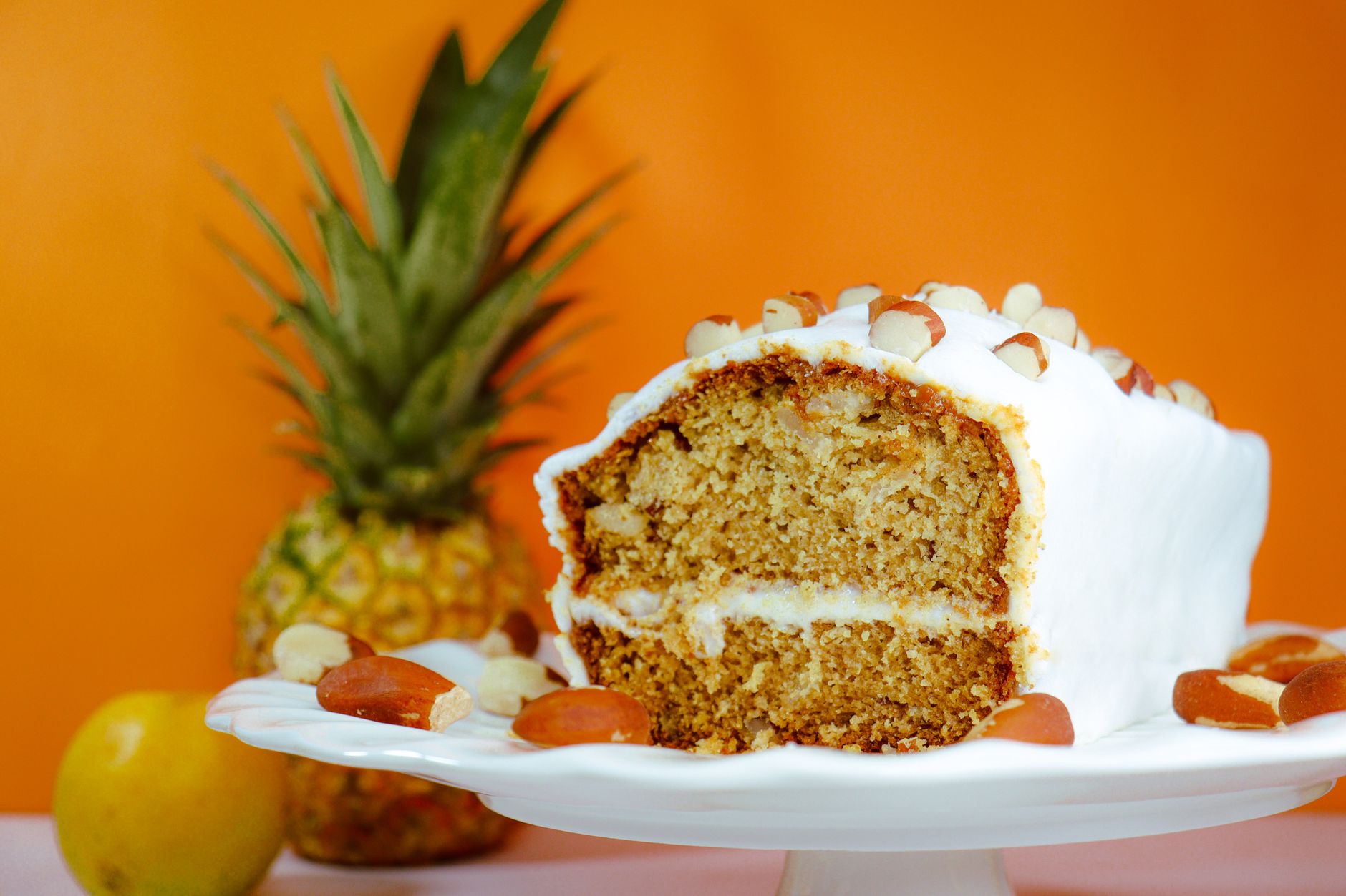 Gâteau moelleux à l’ananas sans beurre : les bons ingrédients et les bons dosages — part de gâteau moelleux à l'ananas avec crème