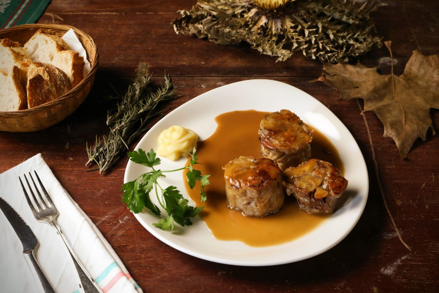 Recette de paupiettes de veau traditionnelles : farce maison, cuisson et accompagnements