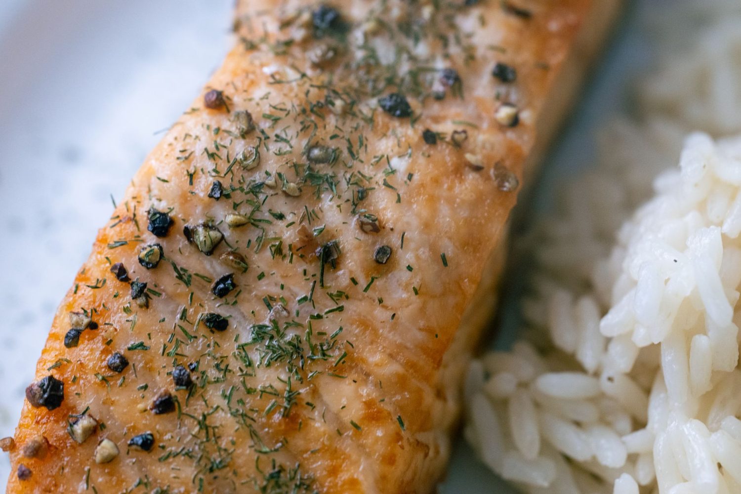 Pavés de saumon à l&rsquo;air fryer : température, temps de cuisson et recette croustillante
