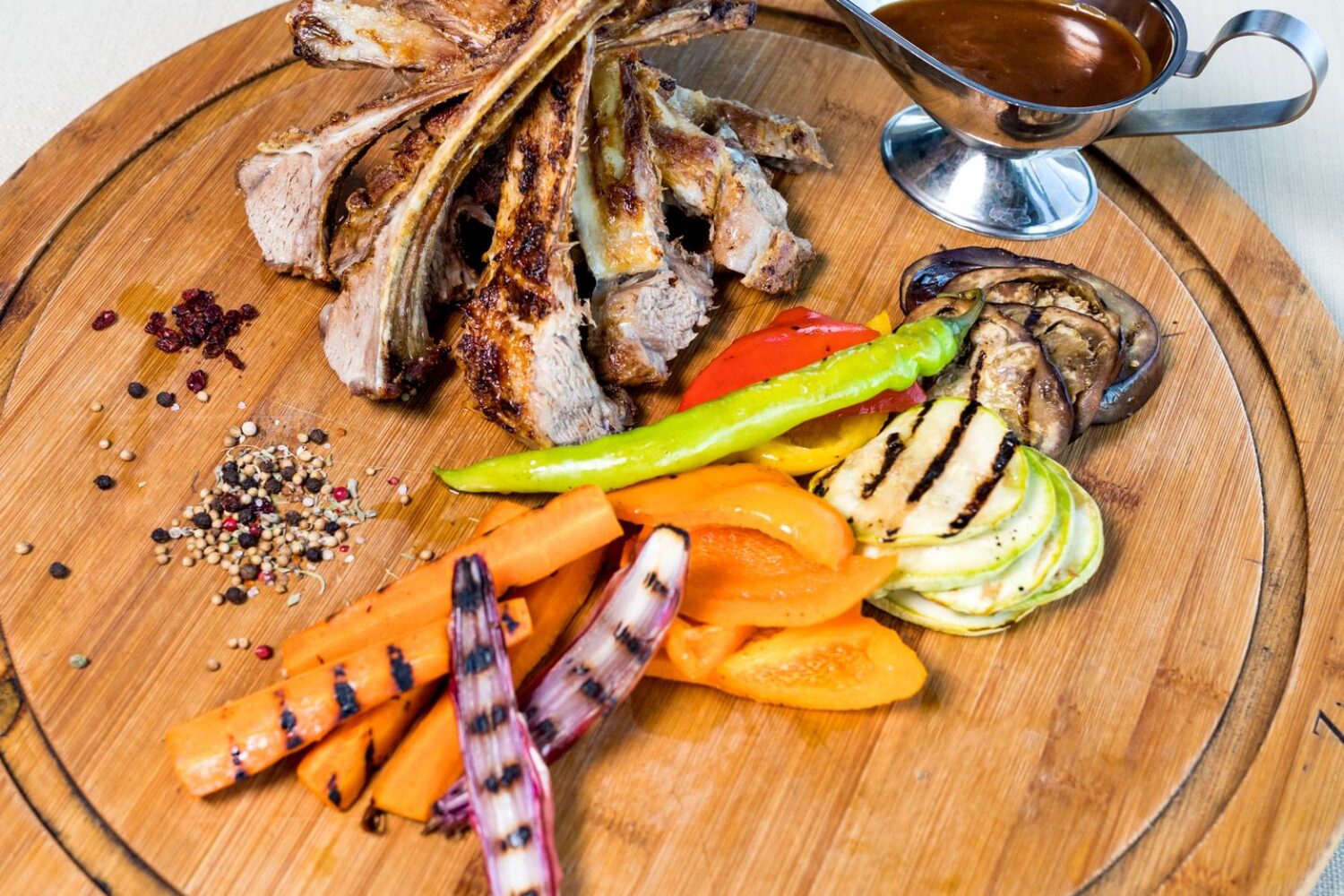Pierrade : les meilleurs accompagnements pour sublimer la viande